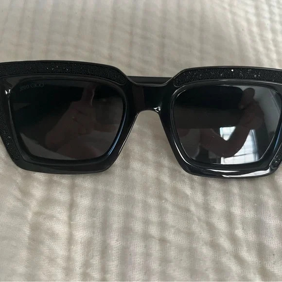 Jimmy Choo Black Sunglasses with Cream Case and Dust Cloth - Picture 2 of 4